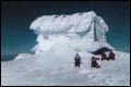 1948 Yılbaşı günü öğle vakti: Foklu kayaklarla ! 4 saat sonra 2500 m' de Uludağ zirvesindeyiz